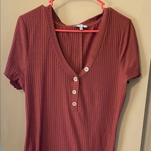 Very cute midi dress.